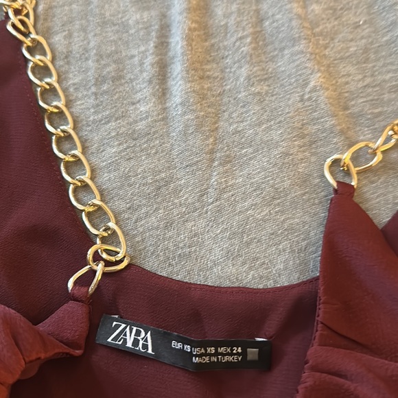 *🛒 FREE WITH PURCHASE* Zara Burgundy Chain Strap Top - Picture 8 of 17